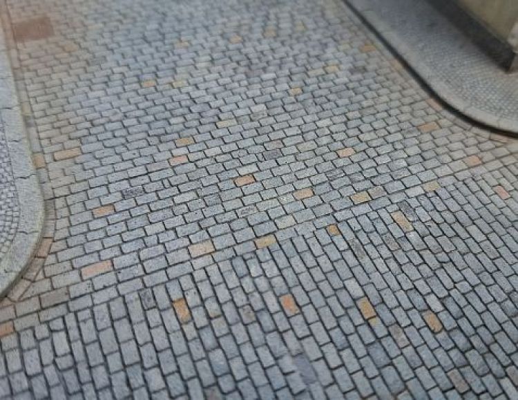 Straight cobblestone road, T-junction
