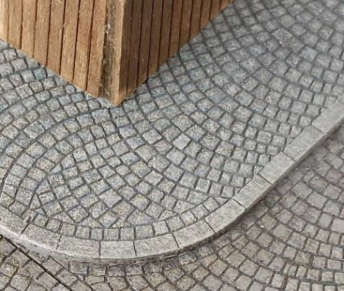 Gehweg gerade mit Bogenpflasterung